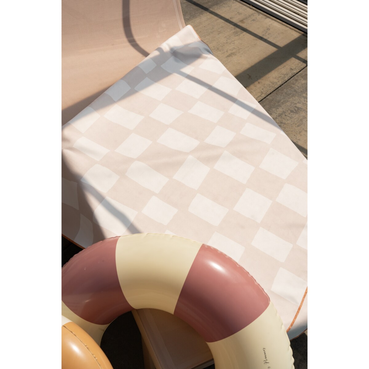 Ręcznik kąpielowy OLYA KIDS wzór CHESS PINK BEIGE L 160x100cm