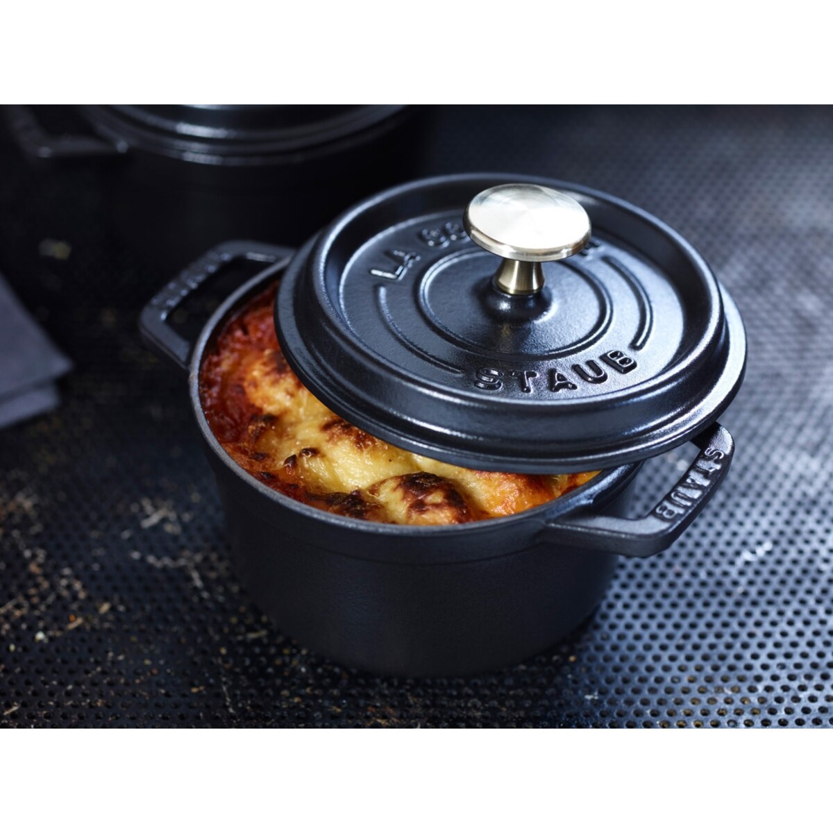 Mini garnek żeliwny okrągły Staub - 250 ml, Czarny