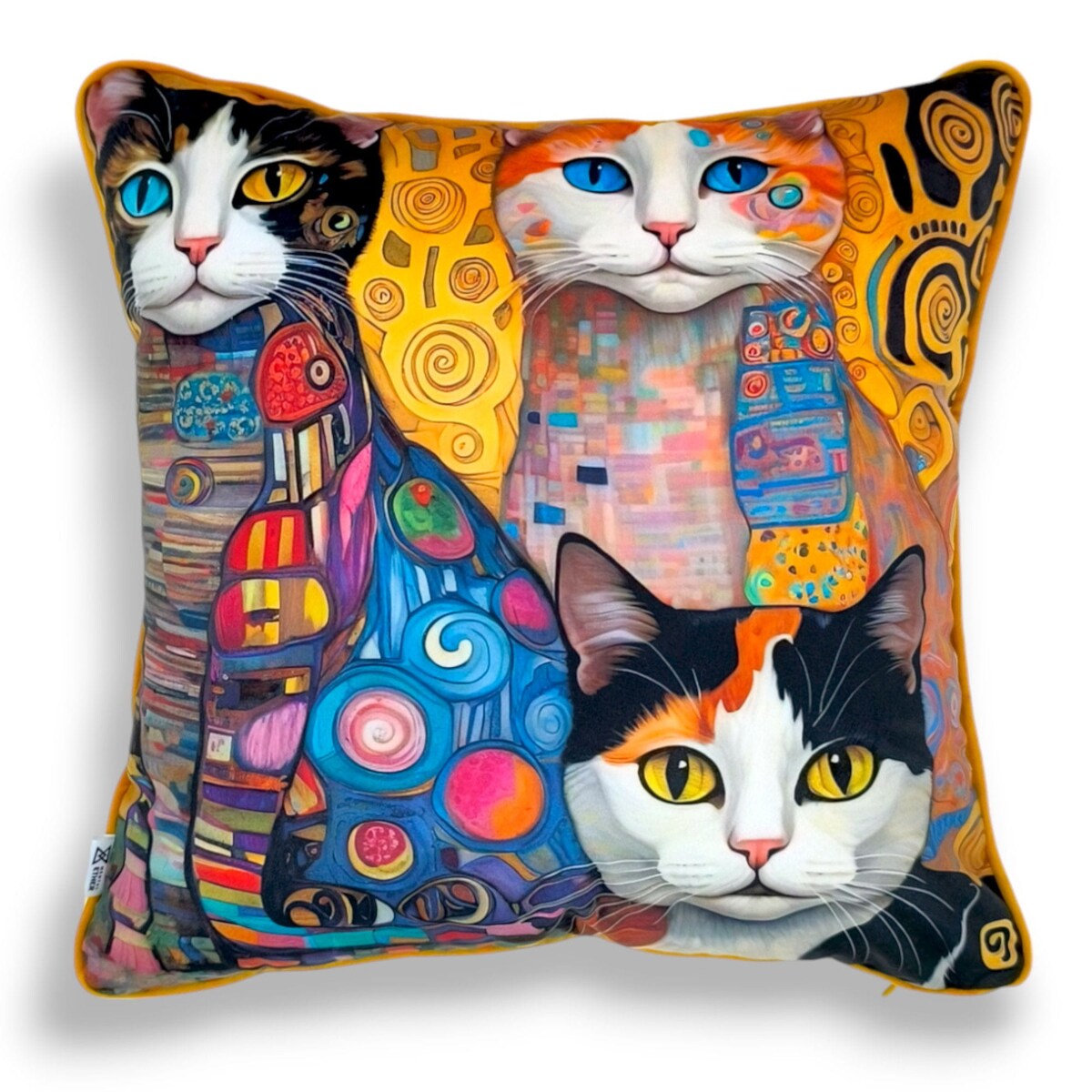 Poduszka dekoracyjna z kotami inspirowana Klimtem 40x40 Tuxedo Cats