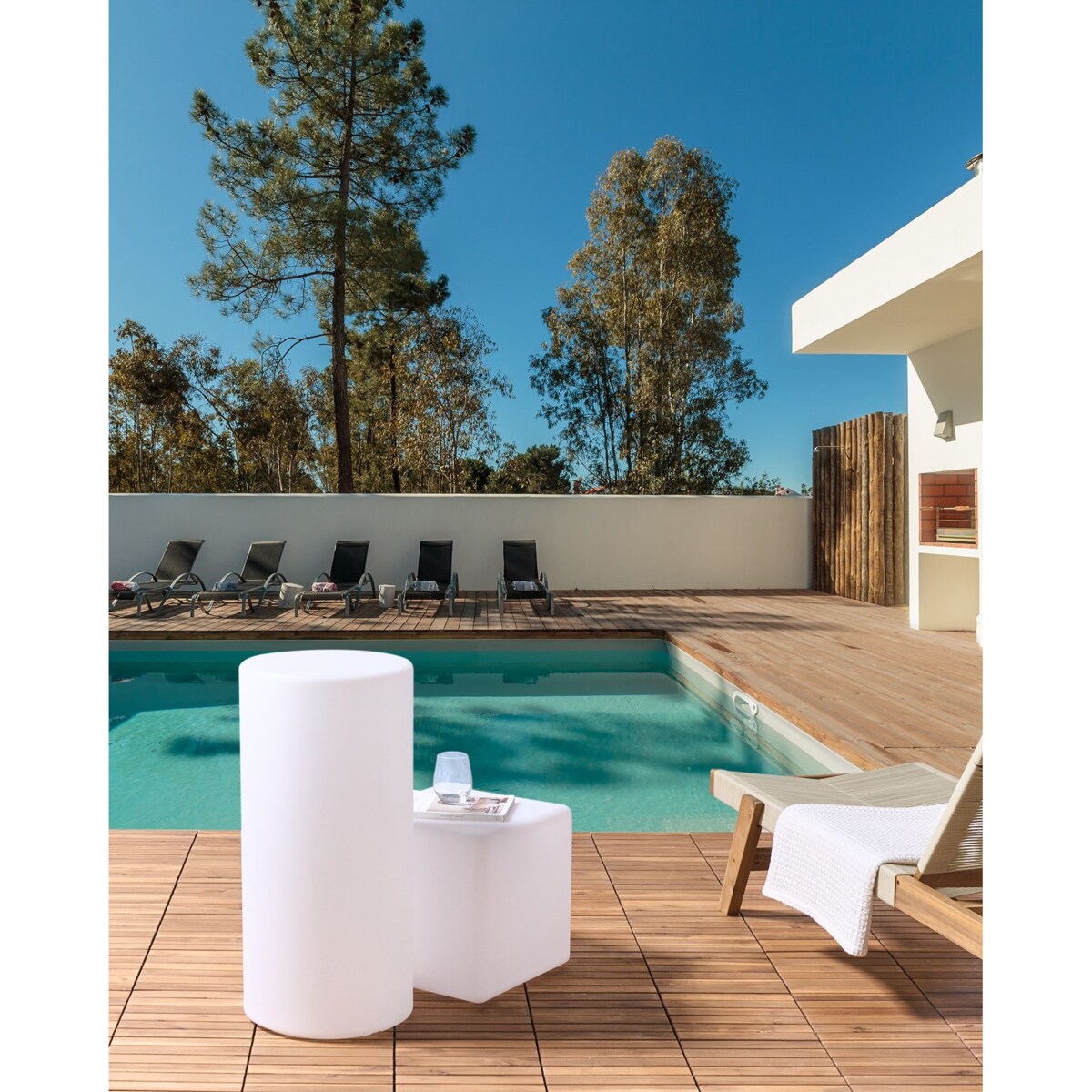 Lampa ogrodowa podłogowa LED PIEDRA 78 cm Z pilotem Biały