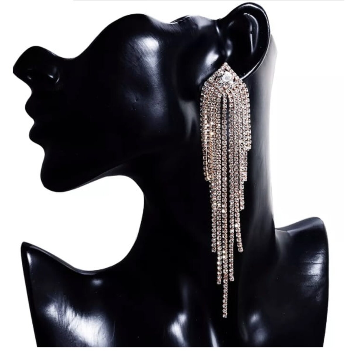 Długie wiszące złote kolczyki wieczorowe diamenciki błyszczą