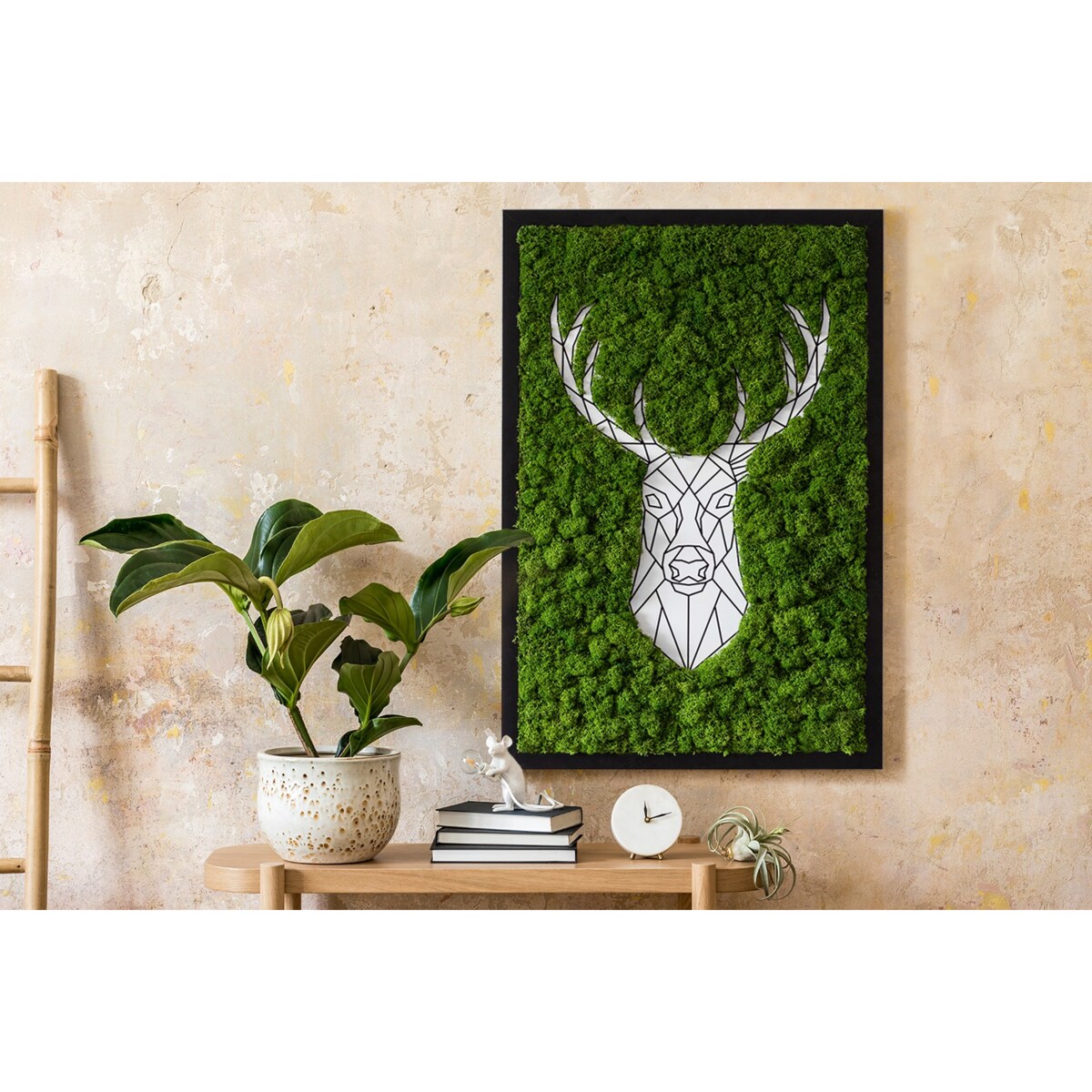 Obraz Geometryczny jeleń - mech chrobotek w czarnej ramie 40x60cm