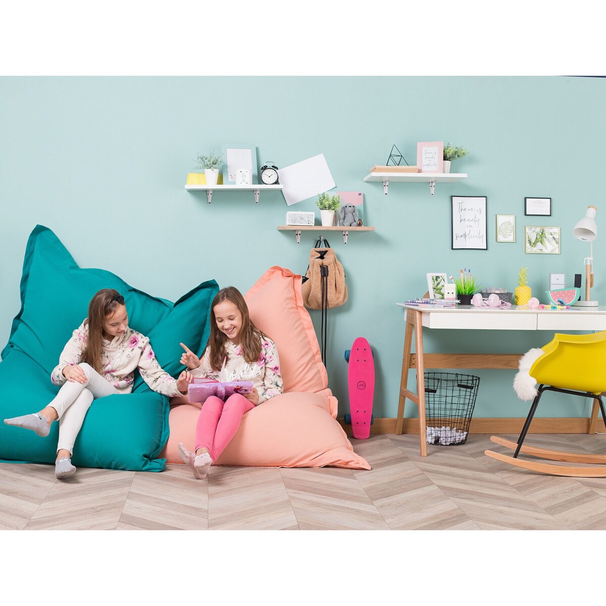 Pufa worek 140 x 180 cm różowy FUZZY