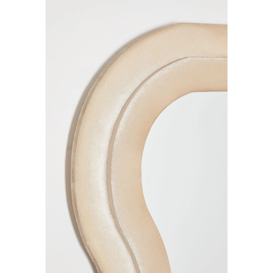 Lustro w falistej ramie aksamitne, beżowe 75x180 cm