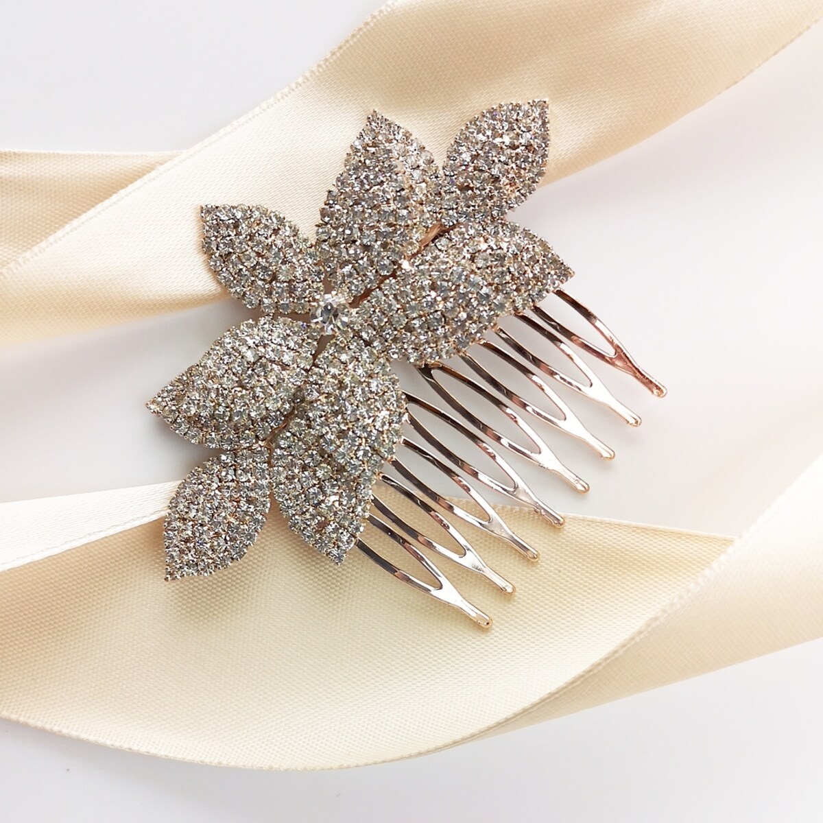 Grzebyk ślubny wysadzany cyrkoniami z motywem listków rose gold