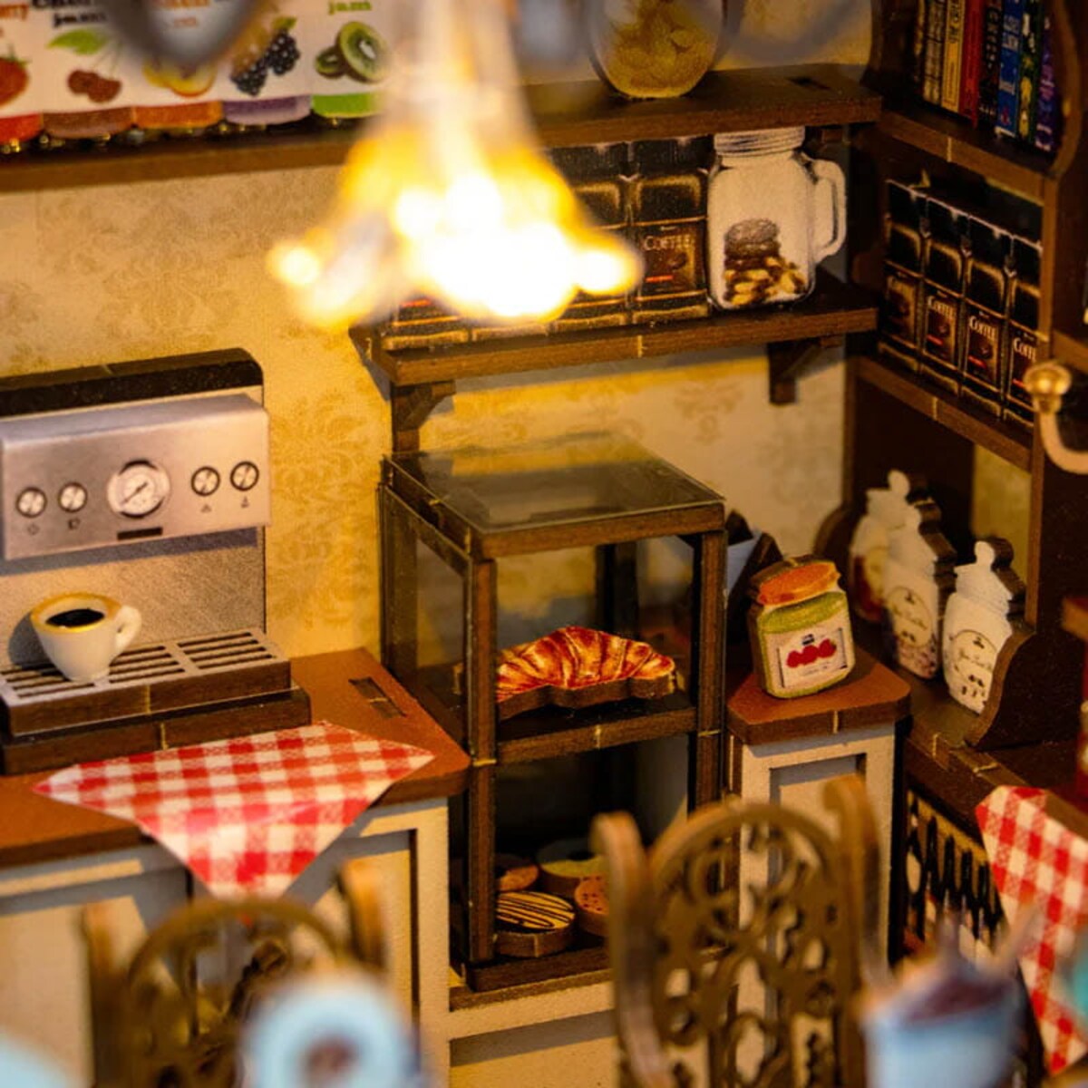 Miniaturowy domek Book Nook - Śniadanie na mieście