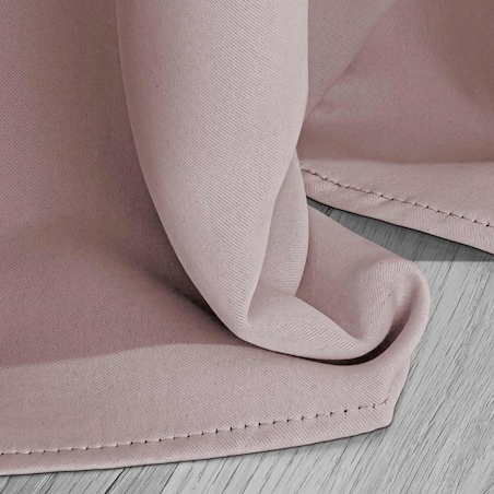 Pudrowa zasłona zaciemniająca na taśmie blackout 140x270 hold