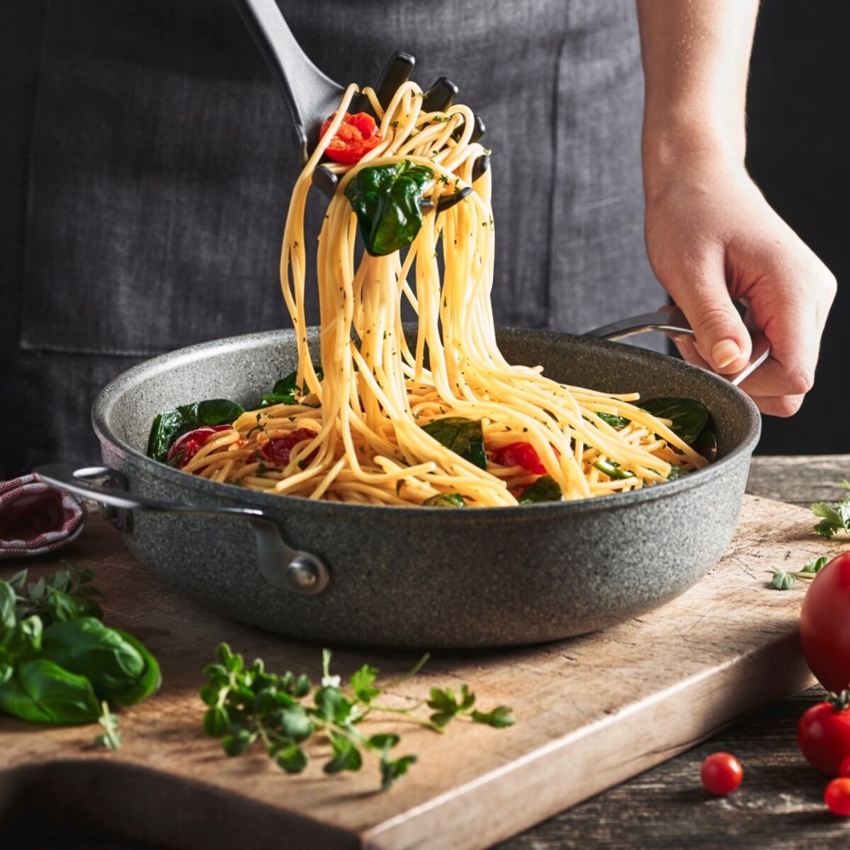 Indukcyjna patelnia głęboka z 2 uchwytami Ballarini Salina Granitium - 28 cm