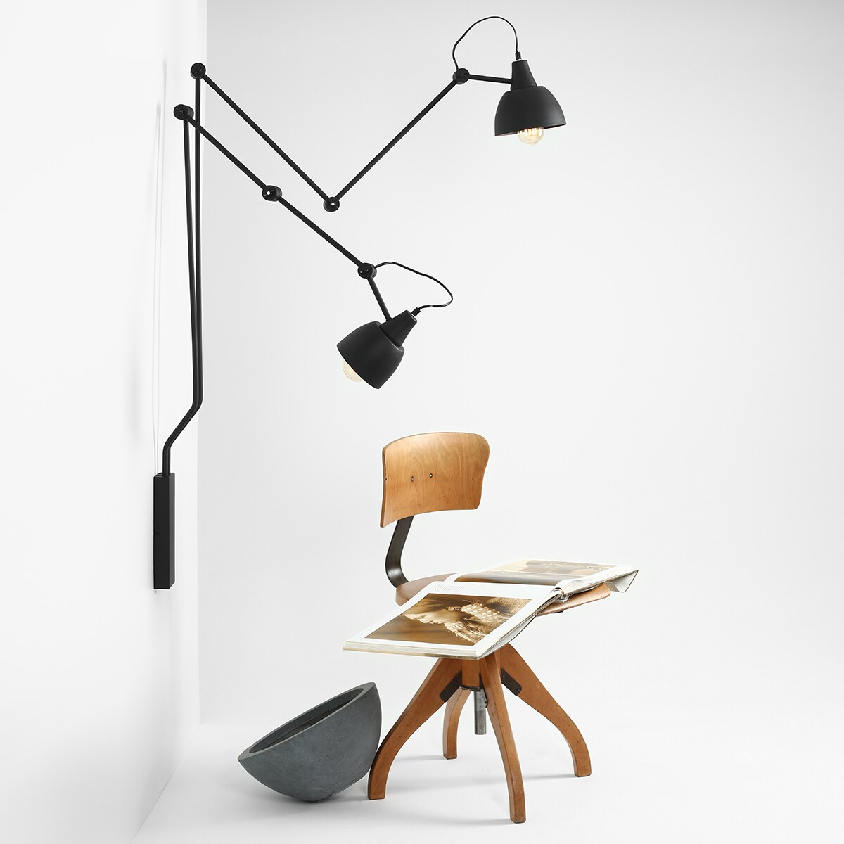 Czarny kinkiet pokojowy Aida 842D Aldex ruchoma lampa ścienna metalowa