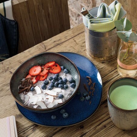 Talerz sałatkowy Lave bleu niebieski Like, 23.5 x 23 x 2.6 cm, Villeroy & Boch