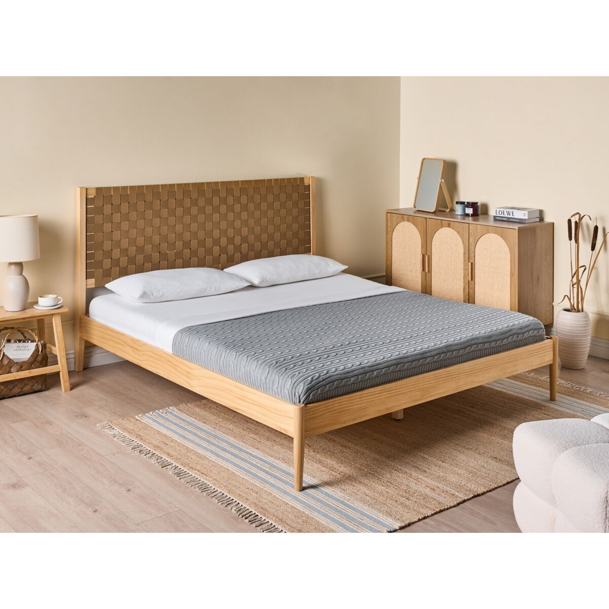 Łóżko Drewno sosnowe BRUNEMONT 180 x 200 cm Jasnobrązowy