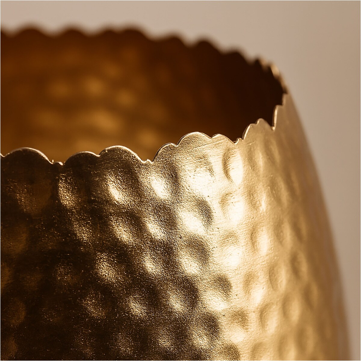 Wazon Metalowy Zdobiony Dekoracyjny Waza Ozdobna Na Kwiaty 18X18 Cm Złoty