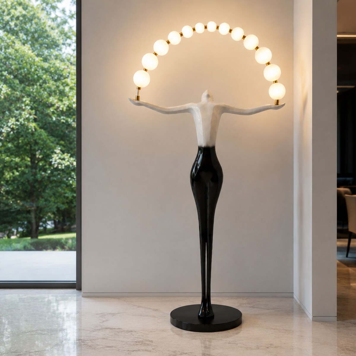 Czarna lampa podłogowa – rzeźba kobiety – designerska lampa do salonu – ELIO