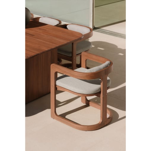 Krzesło ogrodowe z drewna eukaliptusowego Selira, naturalne