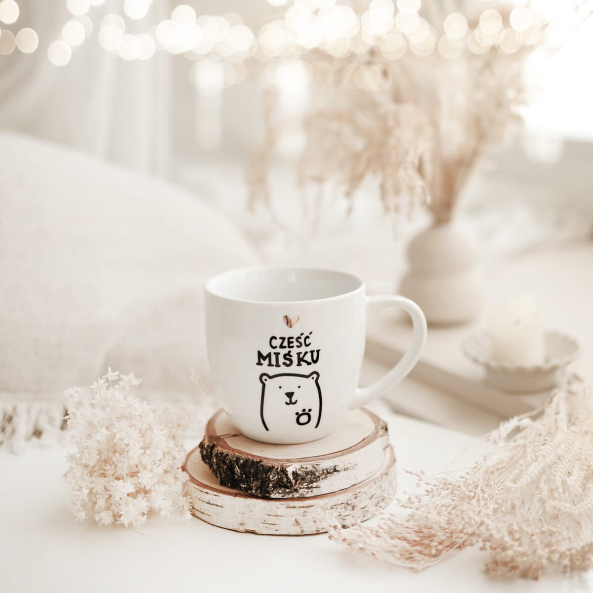 Biały kubek porcelanowy 300 ml - Złote serce i napis cześć miśku dla chłopaka na walentynki