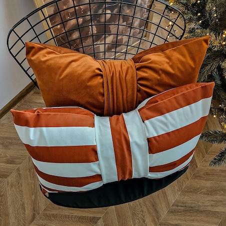 Poduszka XMAS wzór XM57 | Kokarda w paski karmelowa 40 x 60 cm