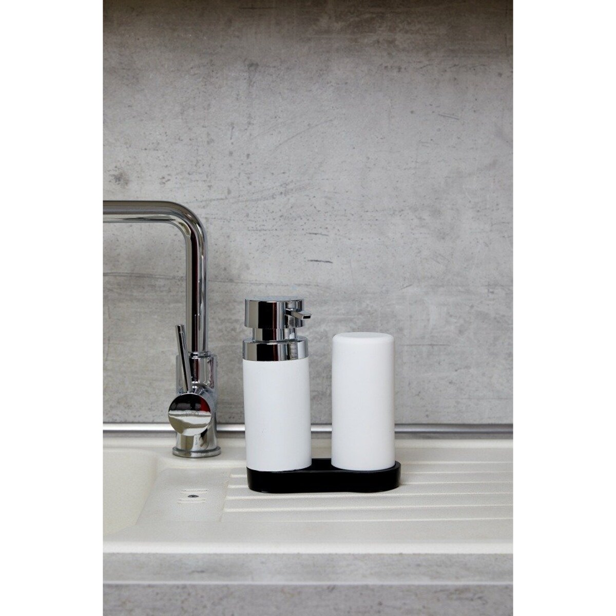 Dozownik z pompką do mydła, zestaw 2w1 do kuchni lub łazienki - 250 ml, WENKO