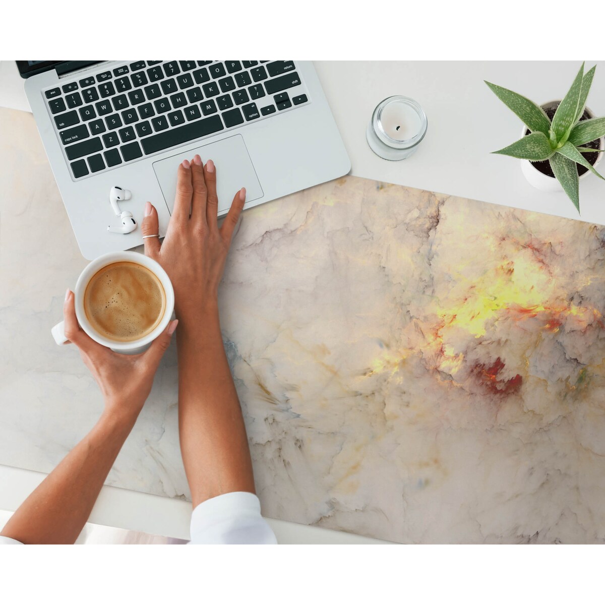 Kremowa mata na biurko Abstrakcyjna chmura, 120x60 cm