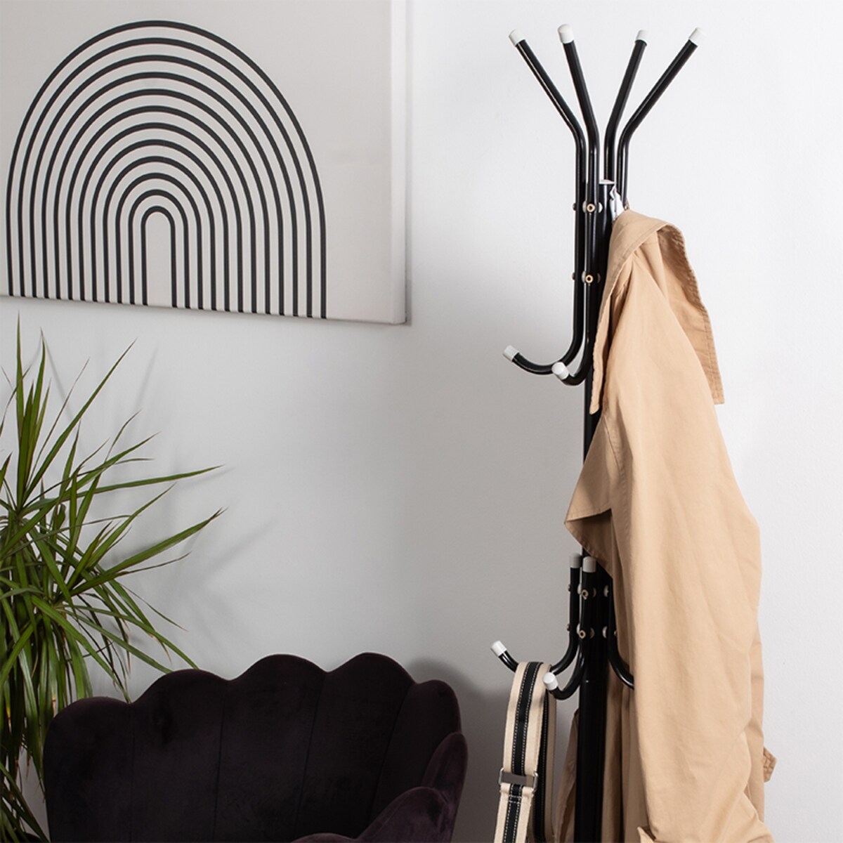 Wieszak stojący podłogowy czarny metalowy do przedpokoju klasyczny