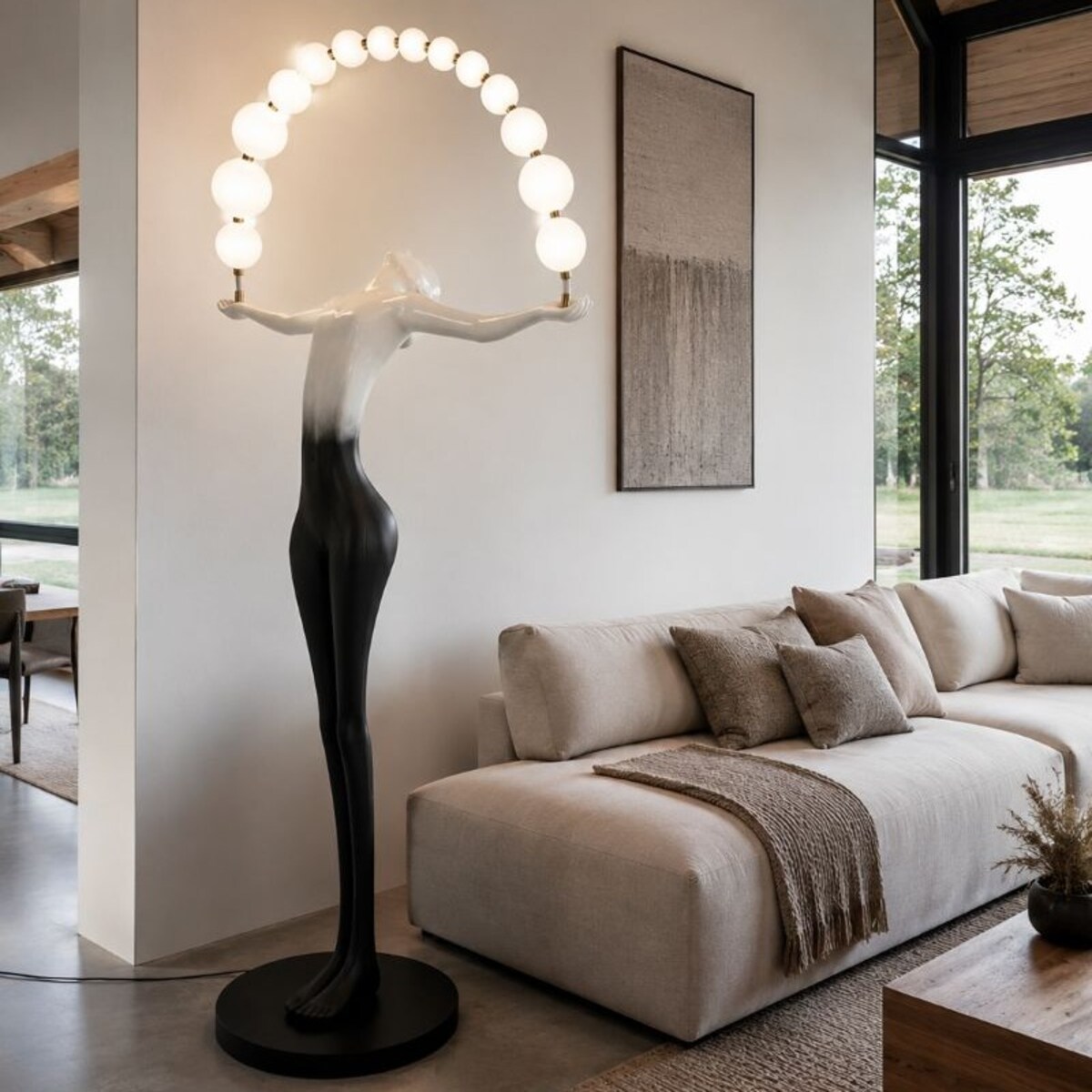 Czarna lampa podłogowa – rzeźba kobiety – designerska lampa do salonu – ELIO
