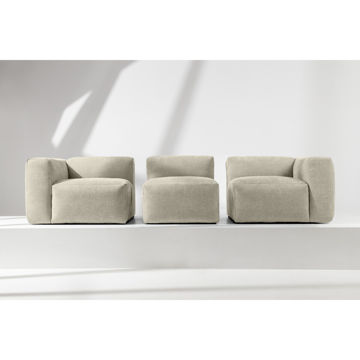 KONSIMO BUFFO 3-osobowa sofa z wyjątkowo miękkim i wygodnym siedziskiem, kolor ecru