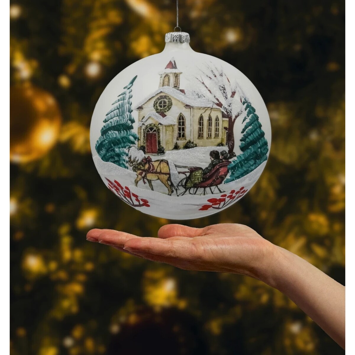 Bombka okrągła: Ośnieżony Kościółek z saniami