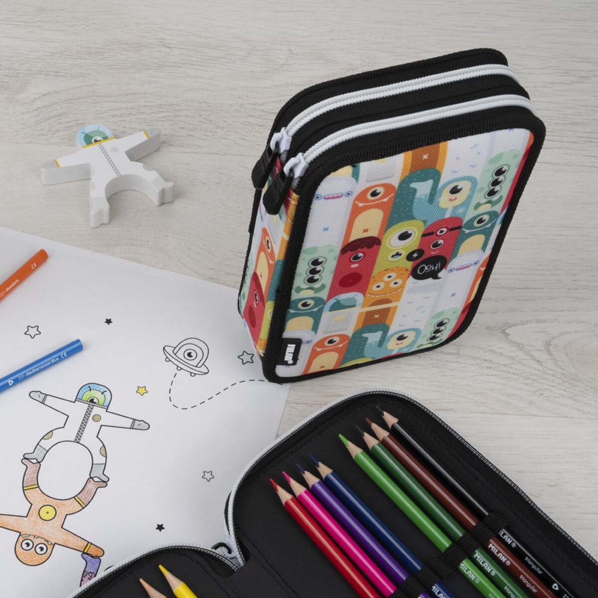 Piórnik 2-poziomowy z wyposażeniem MILAN ALIENS, wielokolorowy