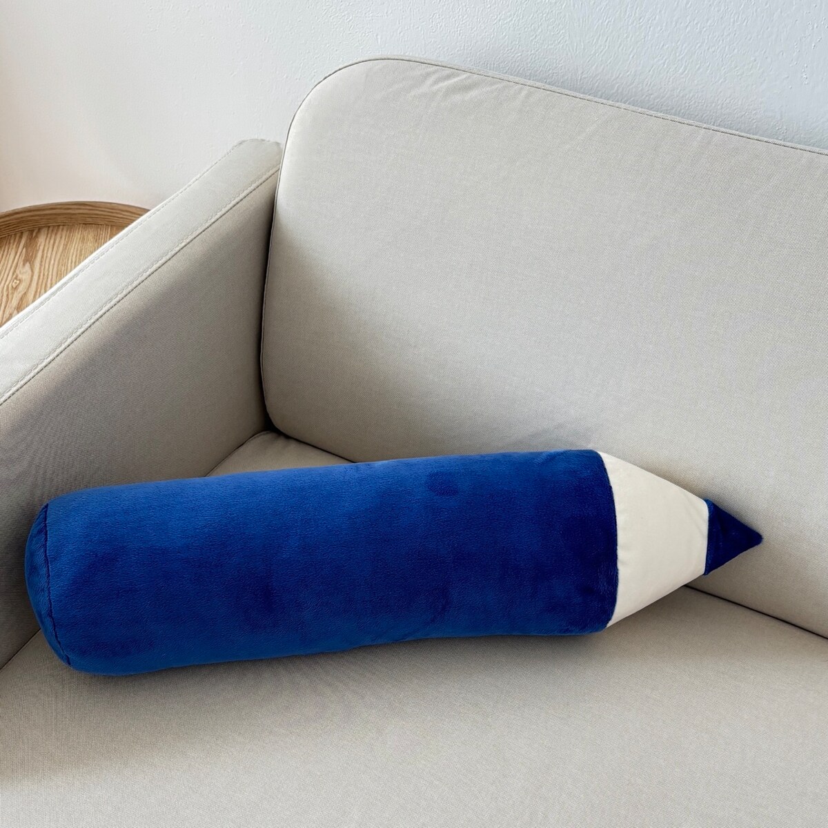 Poduszka w kształcie Kredki Kredka niebieska