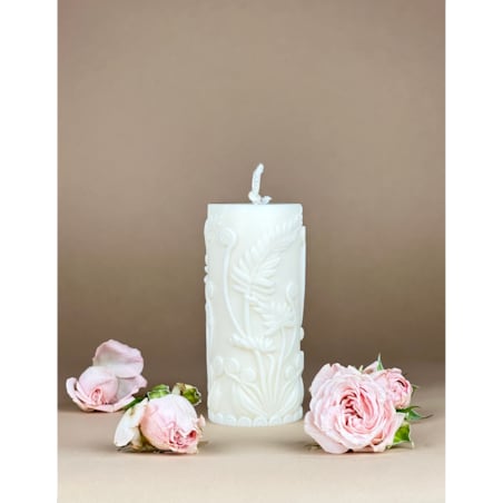 Świeca sojowa z motywem kwiatowym – dekoracyjna świeca do salonu