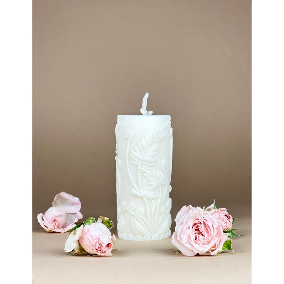 Świeca sojowa z motywem kwiatowym – dekoracyjna świeca do salonu
