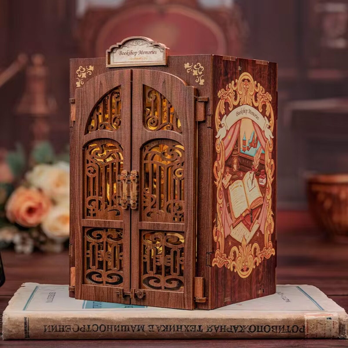 Miniaturowy domek Book Nook - Klub książki - CuteBee
