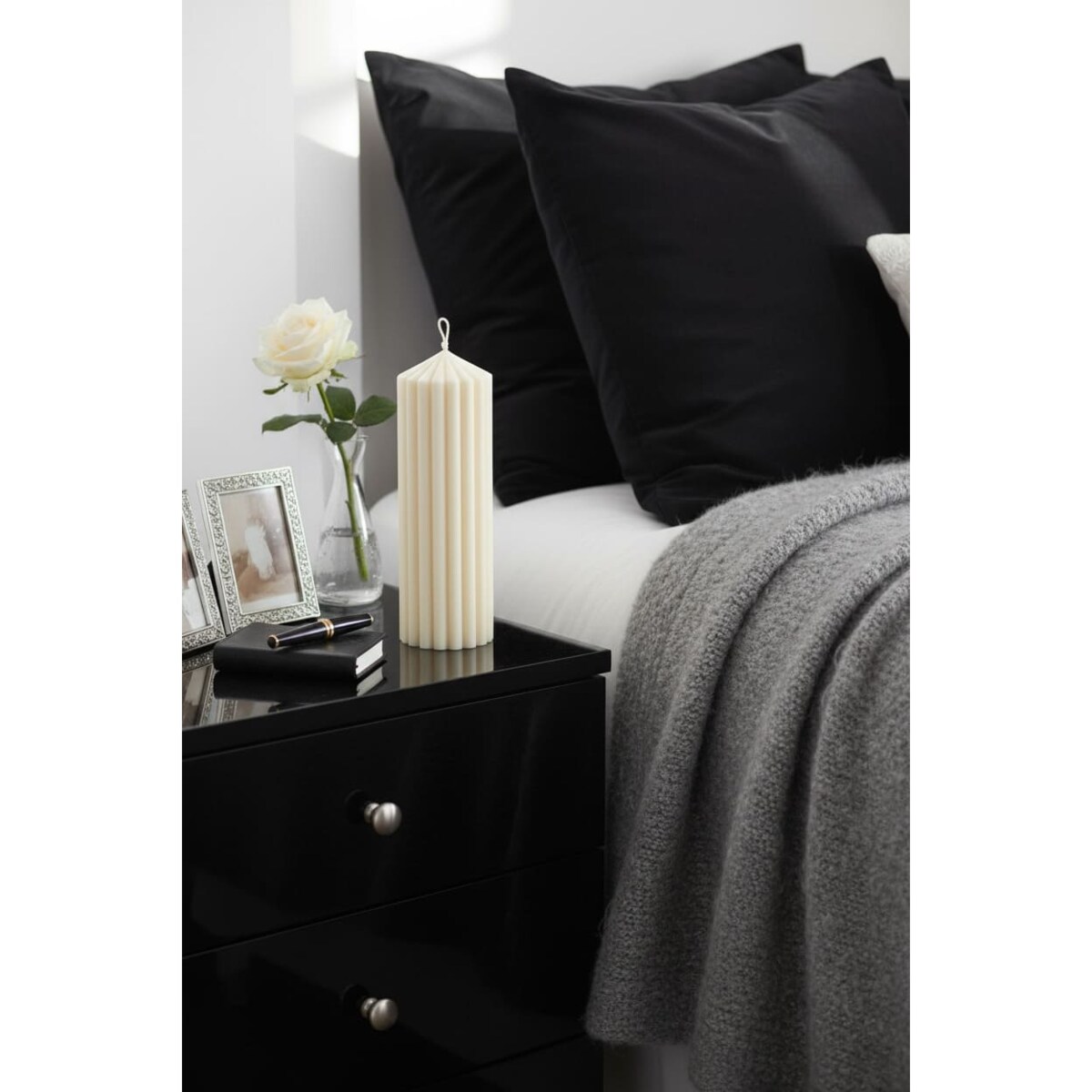 Świeca sojowa Pillar L – elegancka ręcznie robiona dekoracja w nowoczesnym stylu