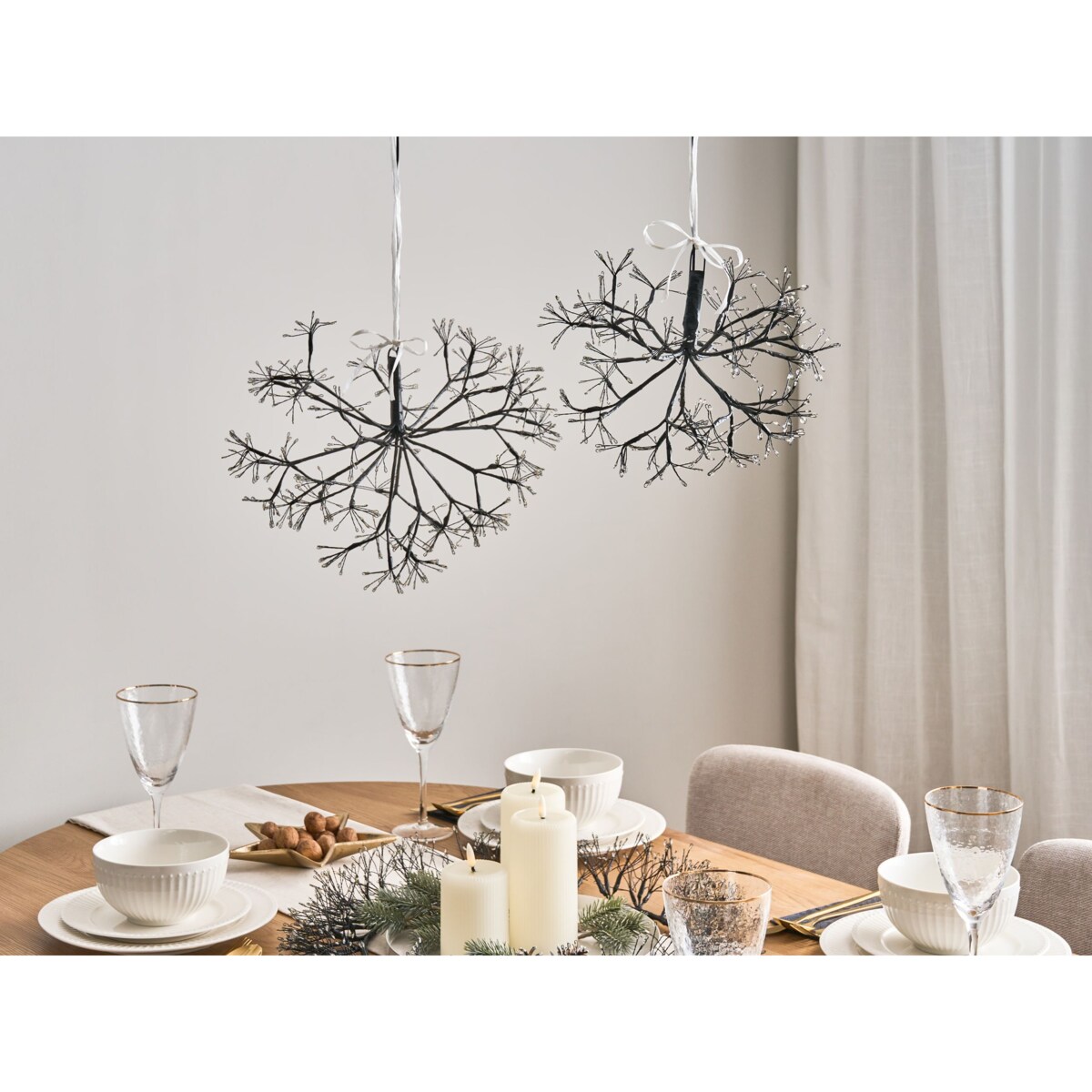 Zestaw 2 dekoracji wiszących LED RACKSTA Jemioła 29/25 cm Czarny