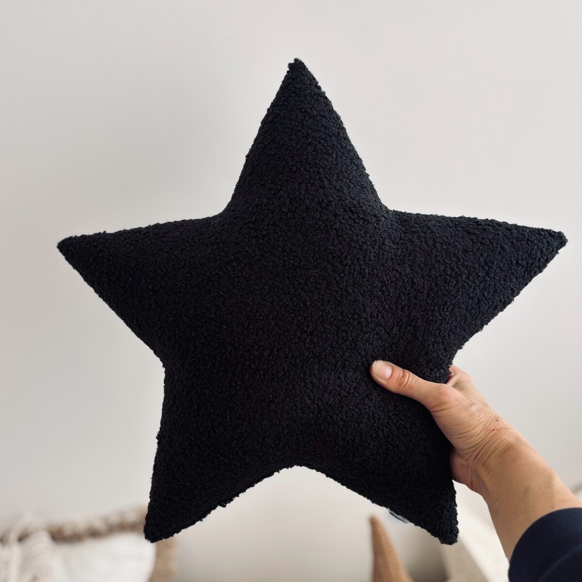 Poduszka Gwiazda boucle czarny