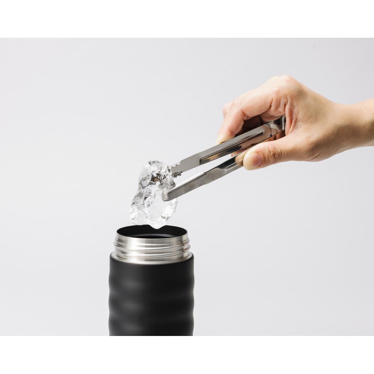 Kubek termiczny matowy czarny Twist Top, 350 ml, Kyocera