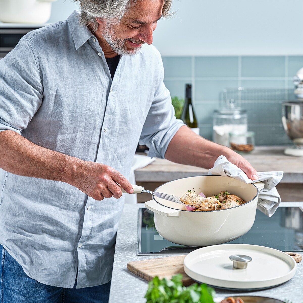 KitchenAid Garnek żeliwny owalny 5,6 l - Almond Cream