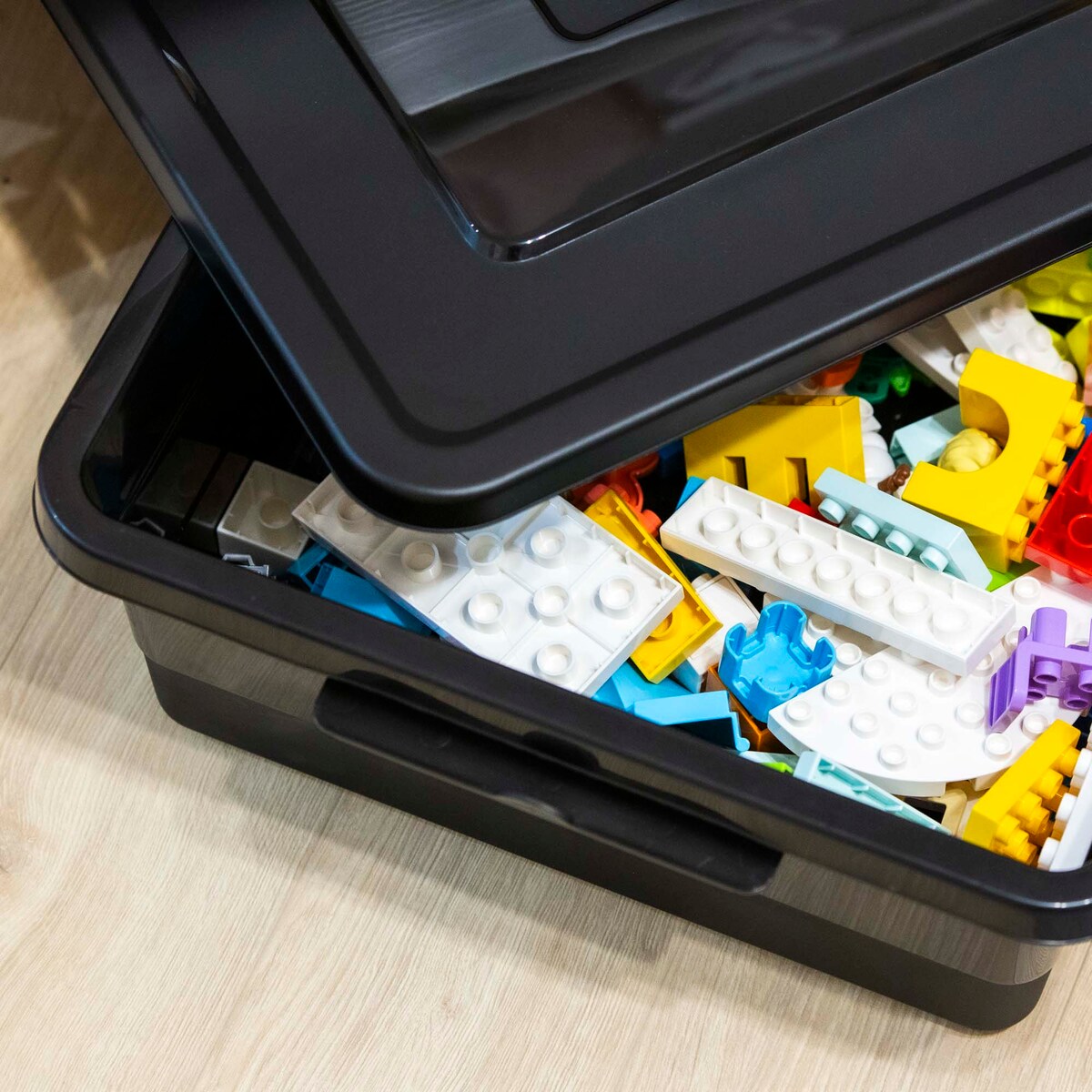 Pojemnik Plastikowy Pudełko Plastikowe Z Pokrywką Na Kółkach Box Czarny 28L