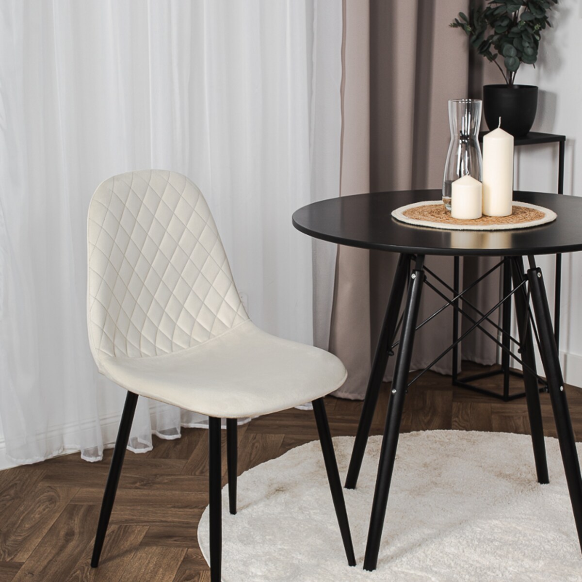 Krzesło tapicerowane nowoczesne pikowane do salonu jadalni beżowe