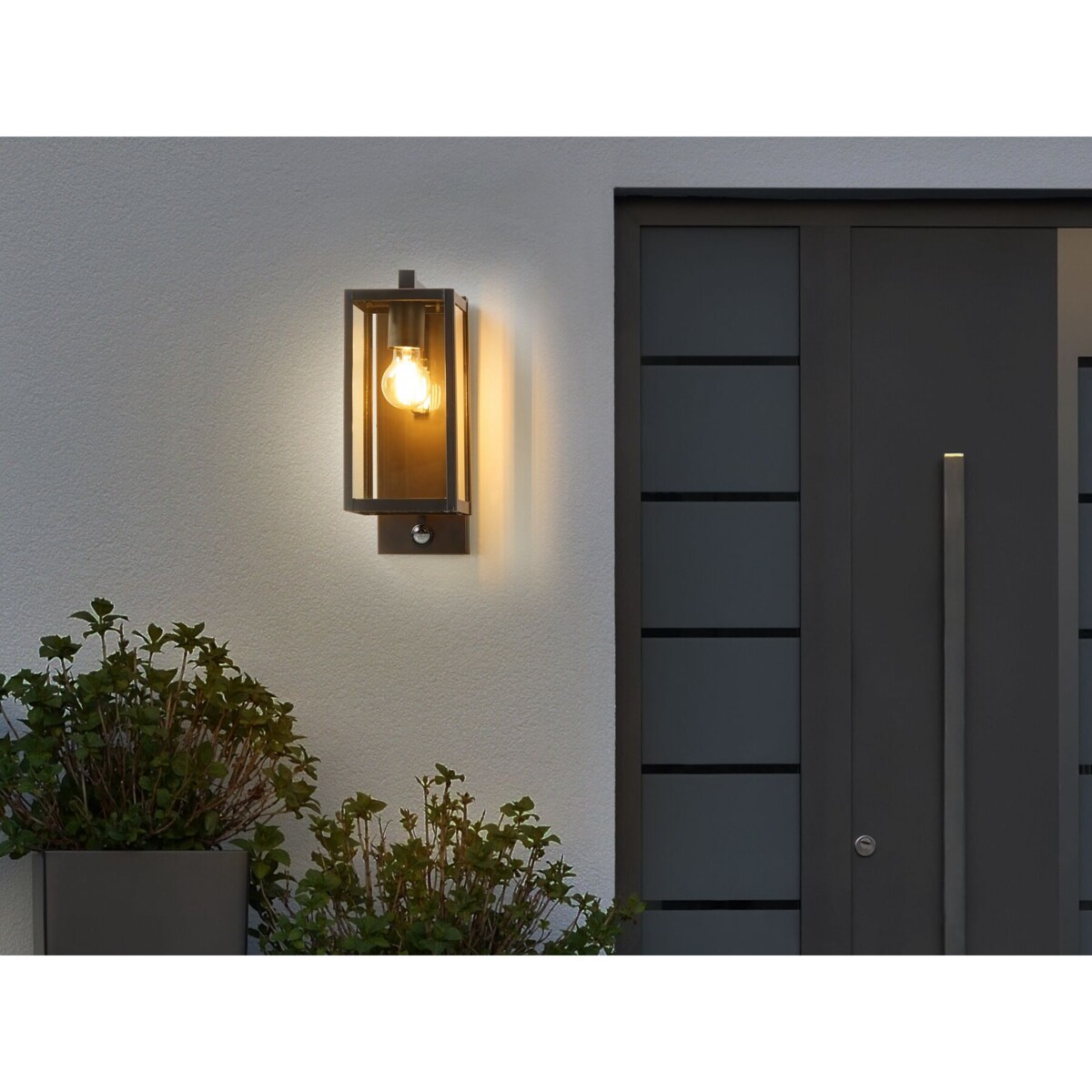 Lampa ścienna zewnętrzna z czujnikiem ruchu czarna MEGGET