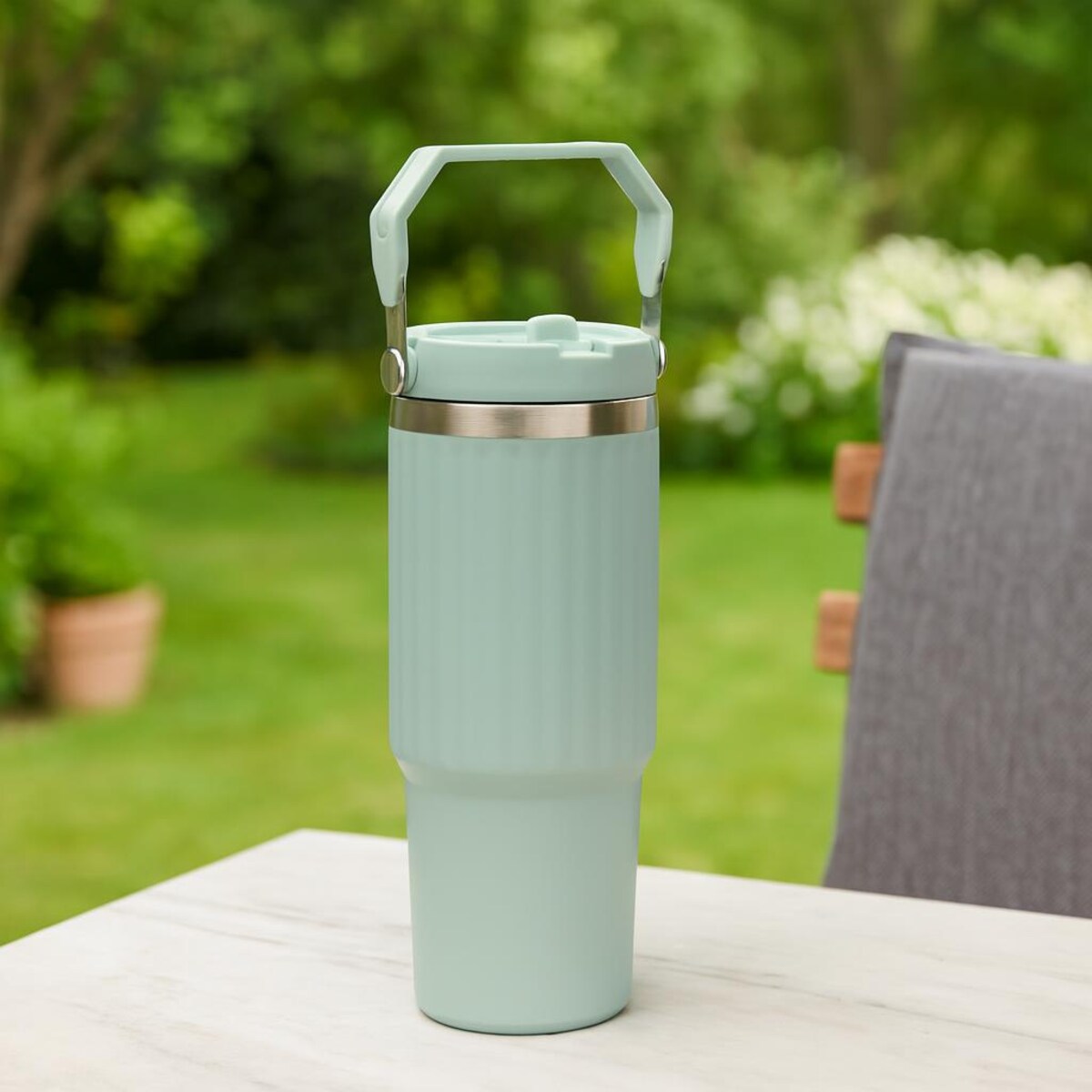 Termos stalowy z uchwytem VARMÖ, 900 ml