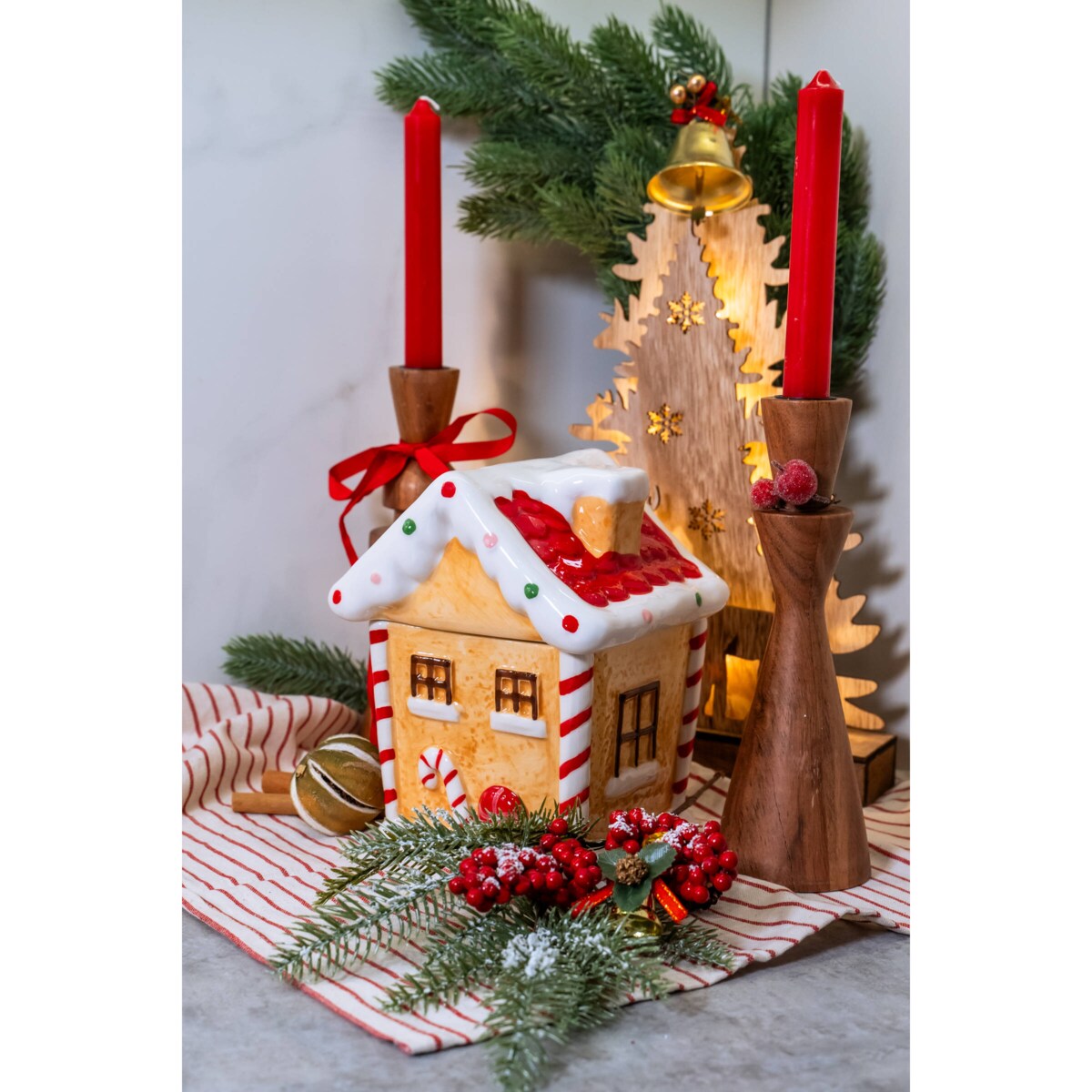 Drewniany świecznik, akacja, 22 cm