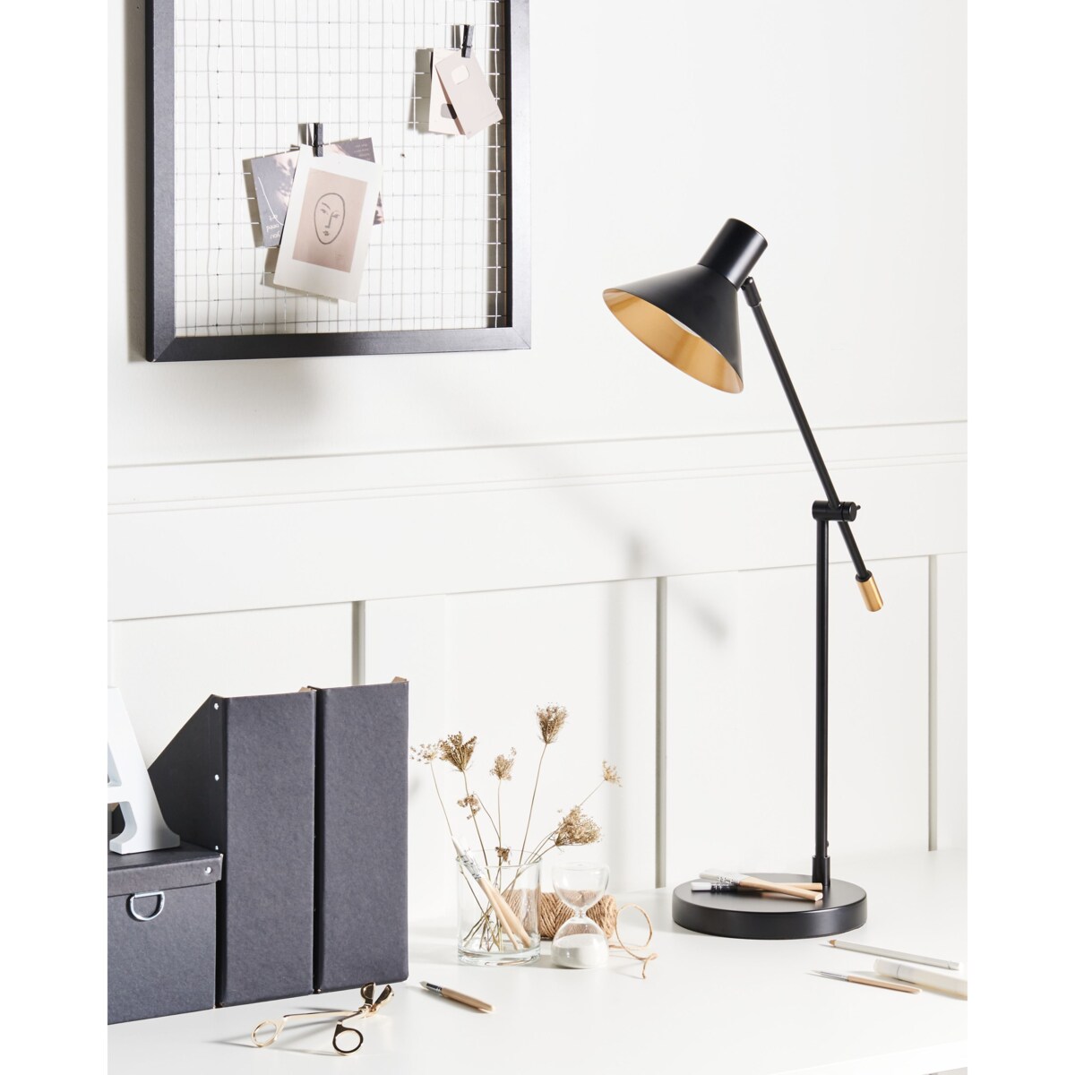 Lampa stołowa metalowa czarna PINKEEN