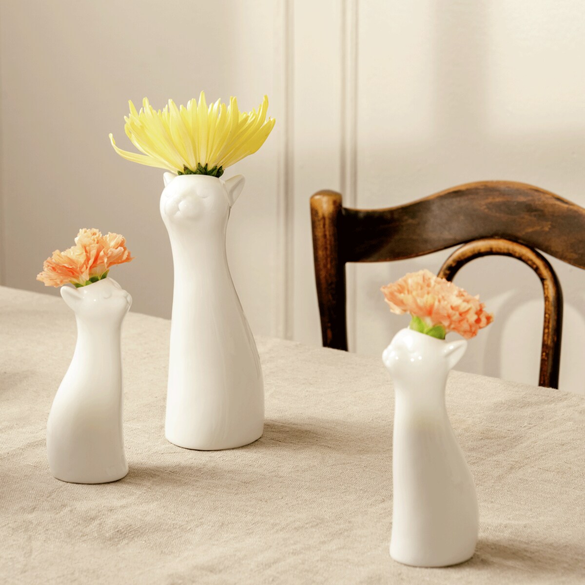 Kot biały wazon 20 cm