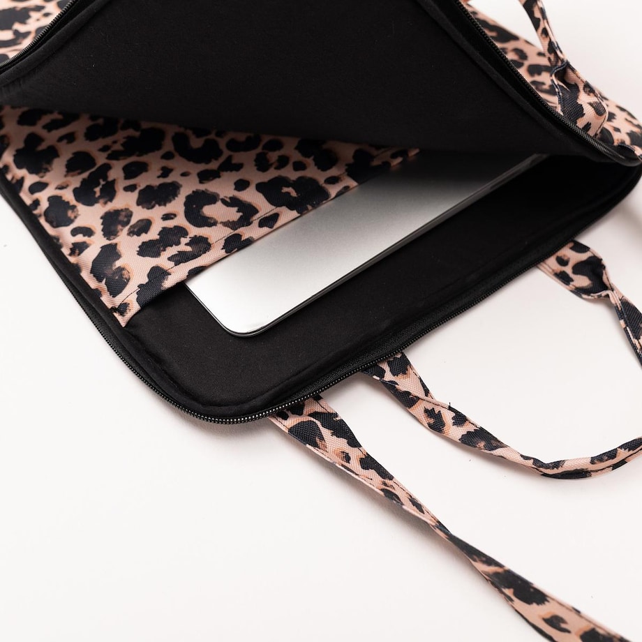 Etui na laptop "Miłość, równość i gryzaki"