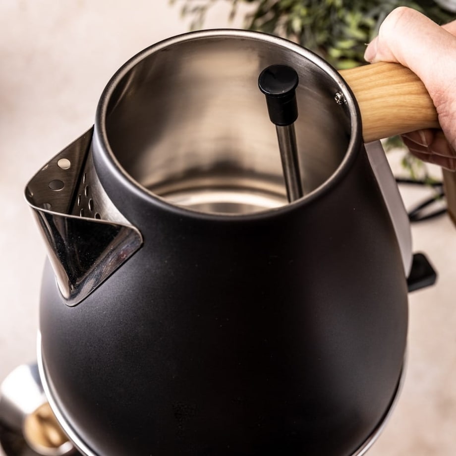 Czajnik elektryczny ze stali nierdzewnej 1.7L czarny KLAUSBERG