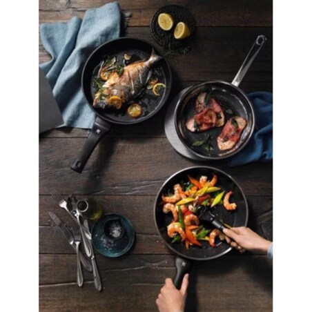 Patelnia głęboka PermaDur Premium, 28 cm, WMF