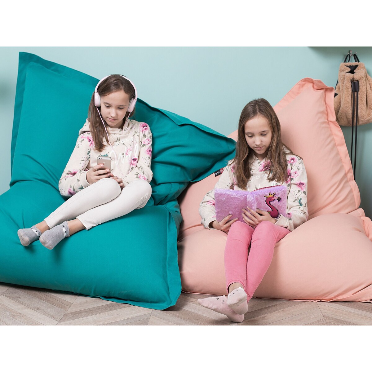 Pufa worek 140 x 180 cm różowy FUZZY