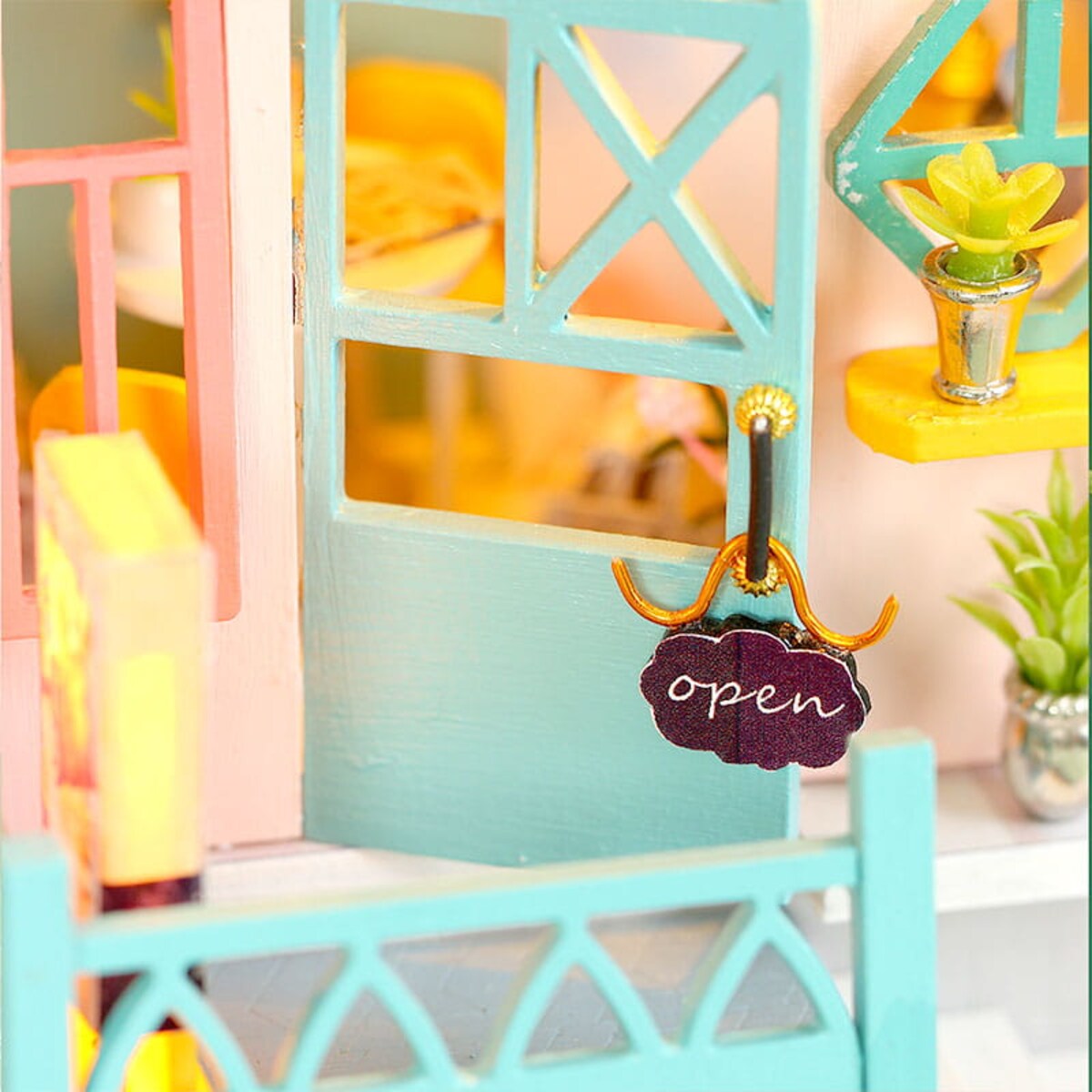 Miniaturowy domek - Landrynkowy świat