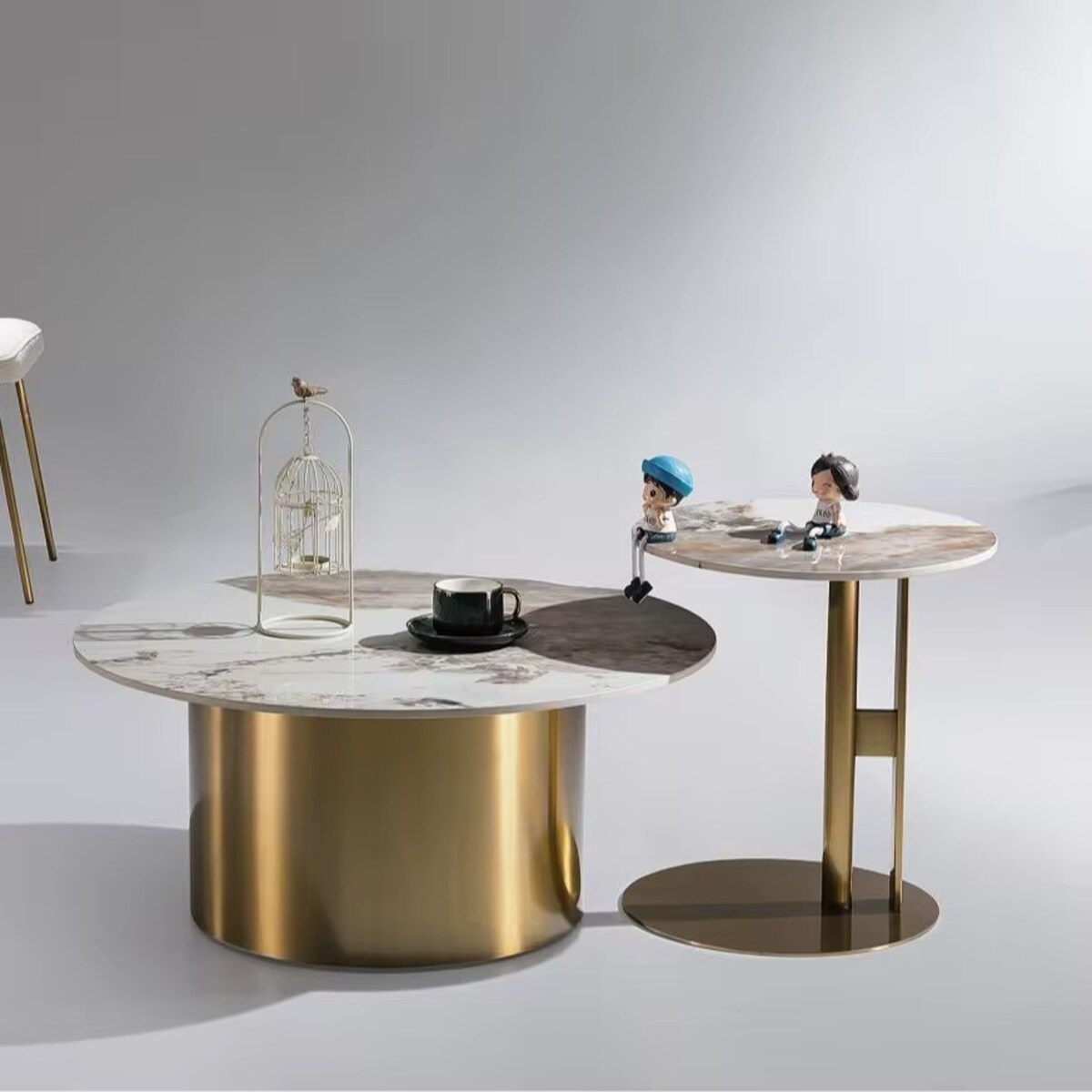 Zestaw złotych stolików kawowych Premium Florencis z kamiennym blatem marmurkowym