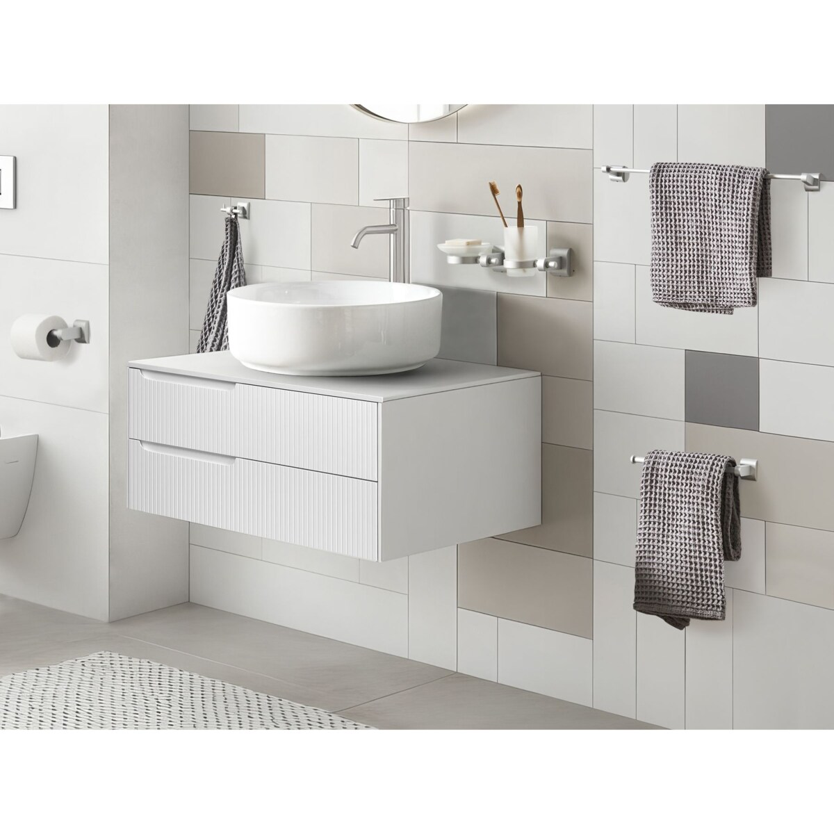 Zestaw akcesoriów toaletowych 6 elementów TALARA Z uchwytami i haczykami na ręczniki Srebrny